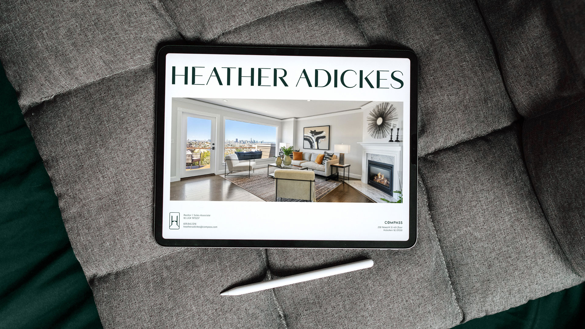 Heather Adickes房地產(chǎn)中介經(jīng)紀(jì)人品牌logo設(shè)計(jì)形象設(shè)計(jì)，字母H+橋梁+房子