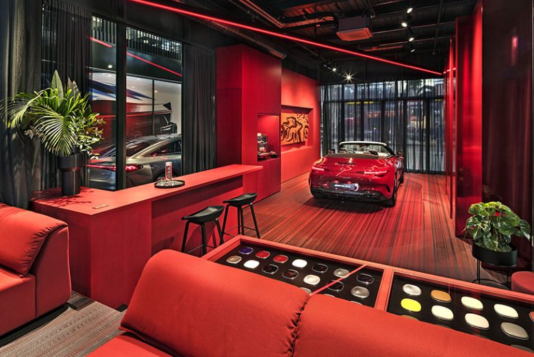 奔馳汽車私人沙龍咨詢店鋪空間設(shè)計“炫酷紅色”風(fēng)格 奔馳汽車私人沙龍咨詢店鋪空間設(shè)計“炫酷紅色”風(fēng)格