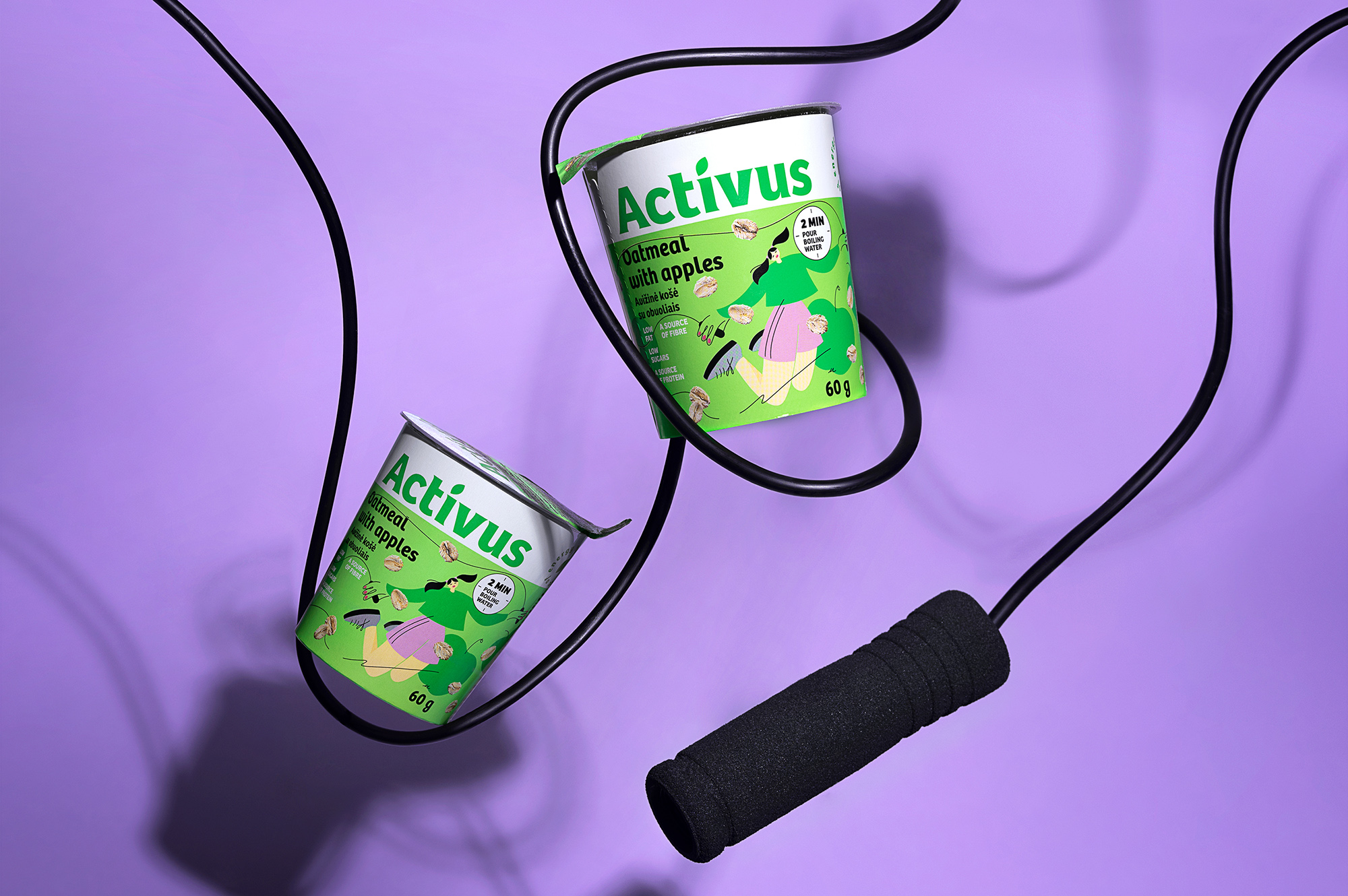ACTIVUS 杯裝健康速食早餐或午餐包裝設計，比例夸張的活力人物插畫