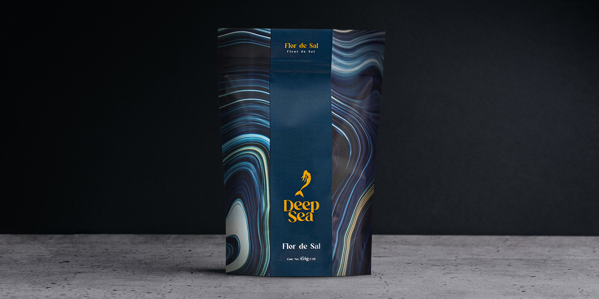 Deep Sea 海鹽美人魚(yú)logo設(shè)計(jì)與藍(lán)色波紋風(fēng)格包裝設(shè)計(jì)-上海logo包裝設(shè)計(jì)公司 Deep Sea 海鹽美人魚(yú)logo設(shè)計(jì)與藍(lán)色波紋風(fēng)格包裝設(shè)計(jì)-上海logo包裝設(shè)計(jì)公司