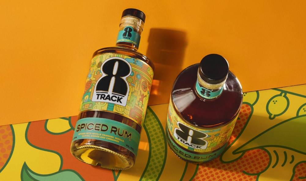 8TRACK香料朗姆酒品牌創(chuàng)建-logo設(shè)計(jì)包裝設(shè)計(jì),結(jié)合音樂(lè)文化線(xiàn)條時(shí)尚插畫(huà)元素 8TRACK香料朗姆酒品牌創(chuàng)建-logo設(shè)計(jì)包裝設(shè)計(jì),結(jié)合音樂(lè)文化線(xiàn)條時(shí)尚插畫(huà)元素
