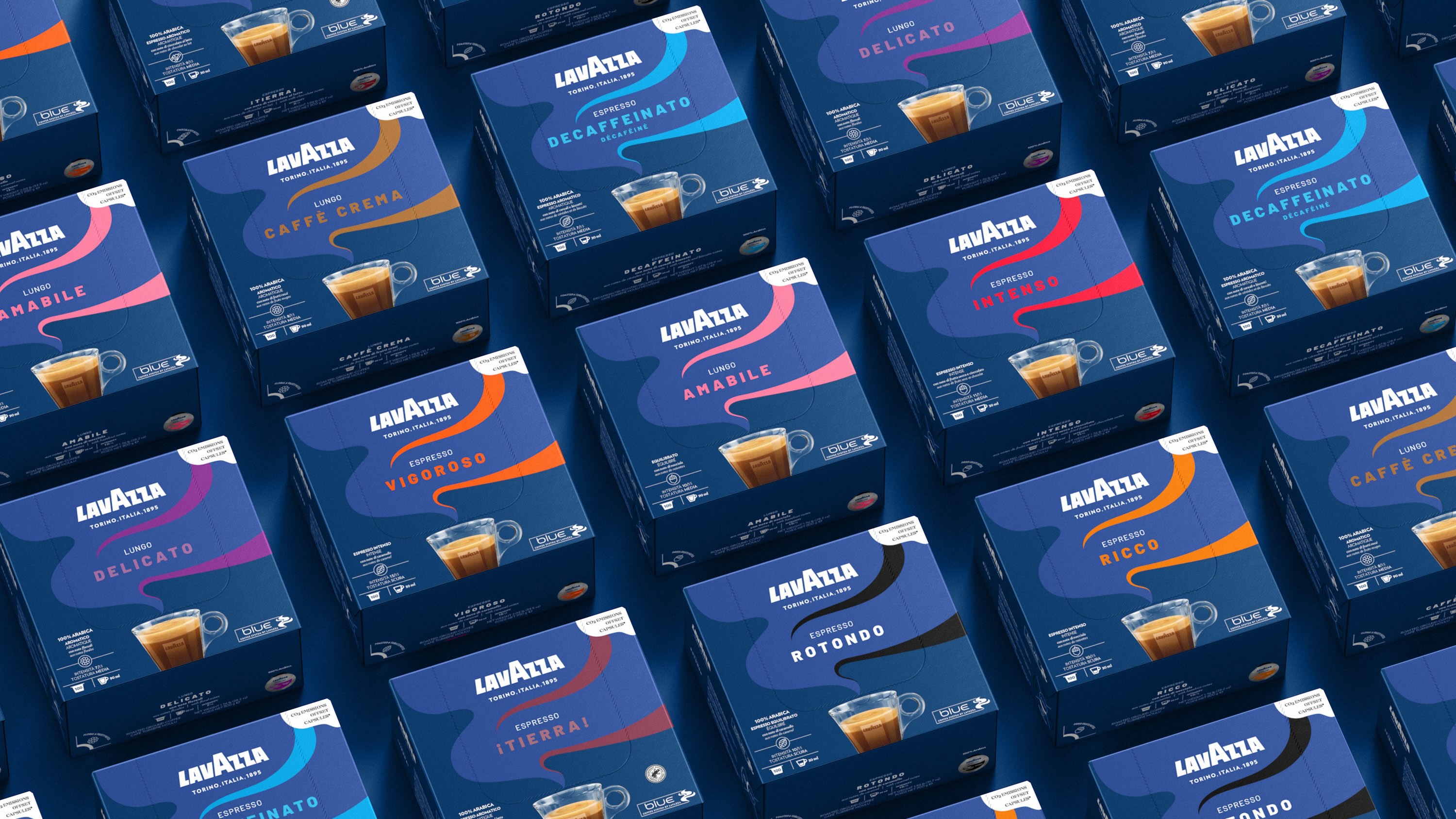 Lavazza Blue 膠囊咖啡包裝設計,海軍藍加多層次香氣元素 Lavazza Blue 膠囊咖啡包裝設計,海軍藍加多層次香氣元素