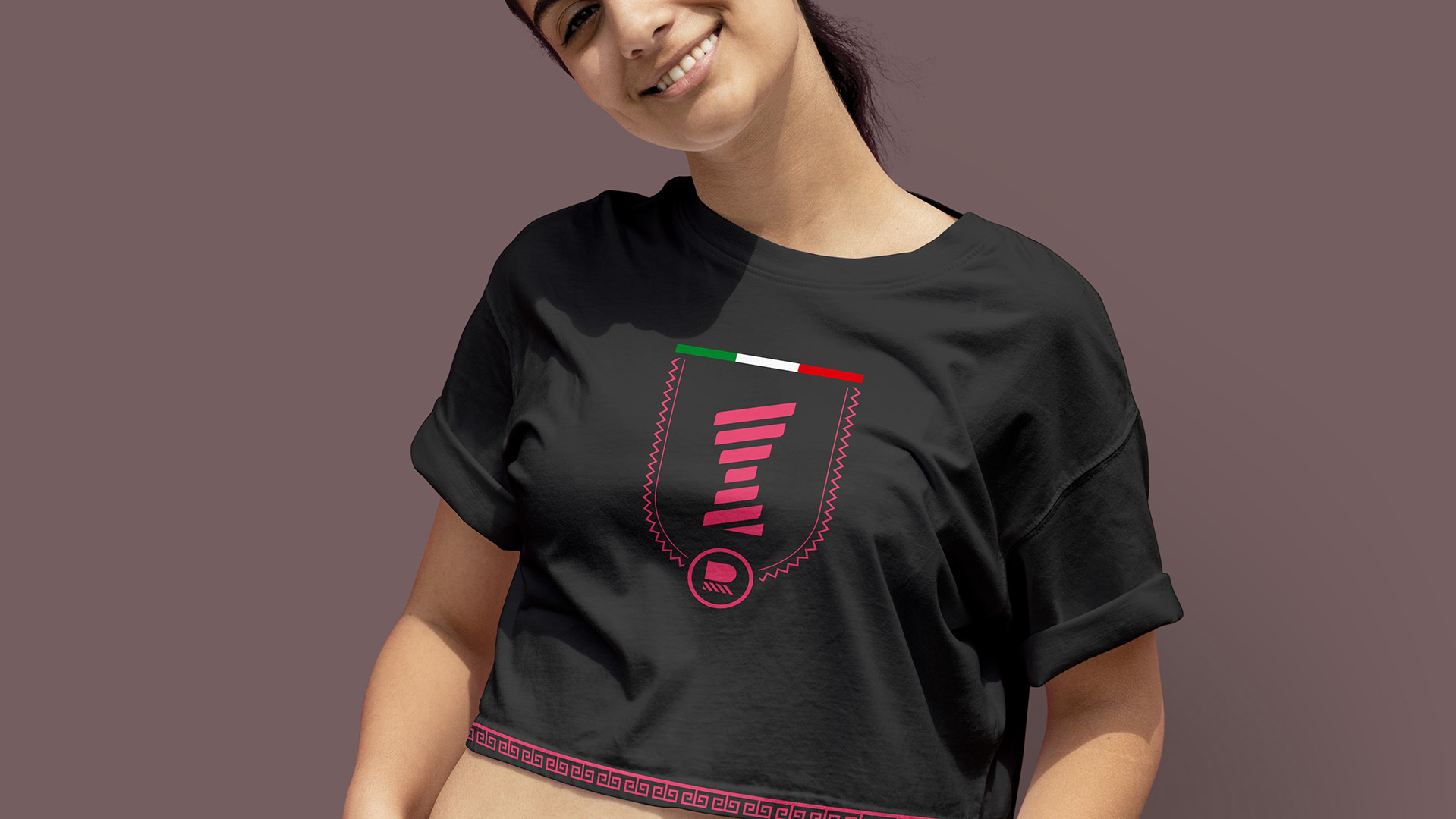 “Richard Carapaz 自行車專業(yè)體育運(yùn)動(dòng)員個(gè)人專業(yè)品牌設(shè)計(jì)，R字母logo